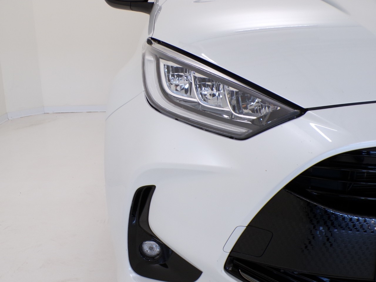 Toyota Yaris Yaris 1.5 VVT-iE Hybrid Style E-CVT - 5