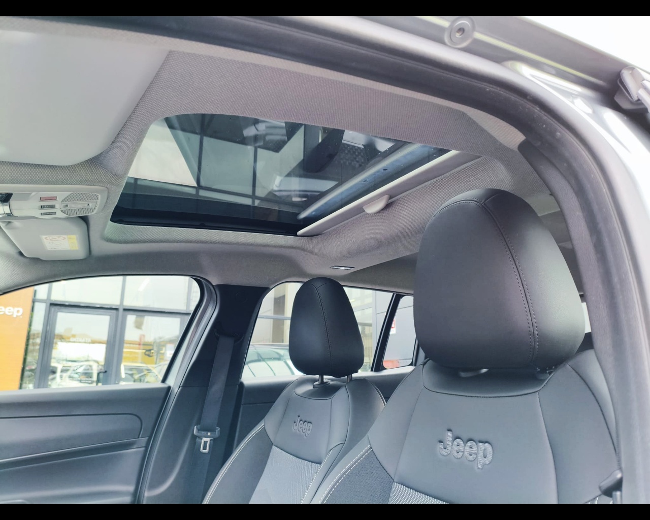 Foto JEEP Avenger 1.2 turbo e-hybrid mhev Altitude fwd 110cv edct6