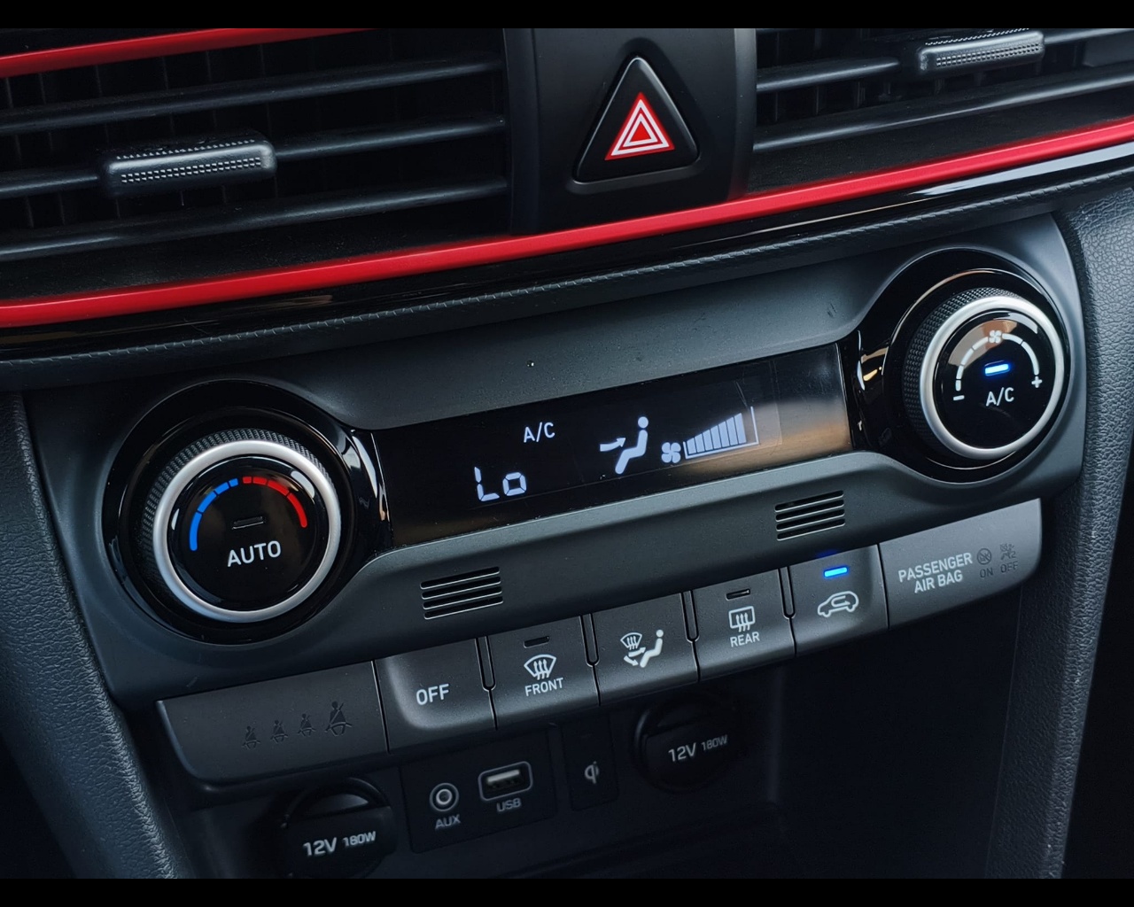 Foto HYUNDAI Kona 1.0 t-gdi Xpossible 2wd 120cv