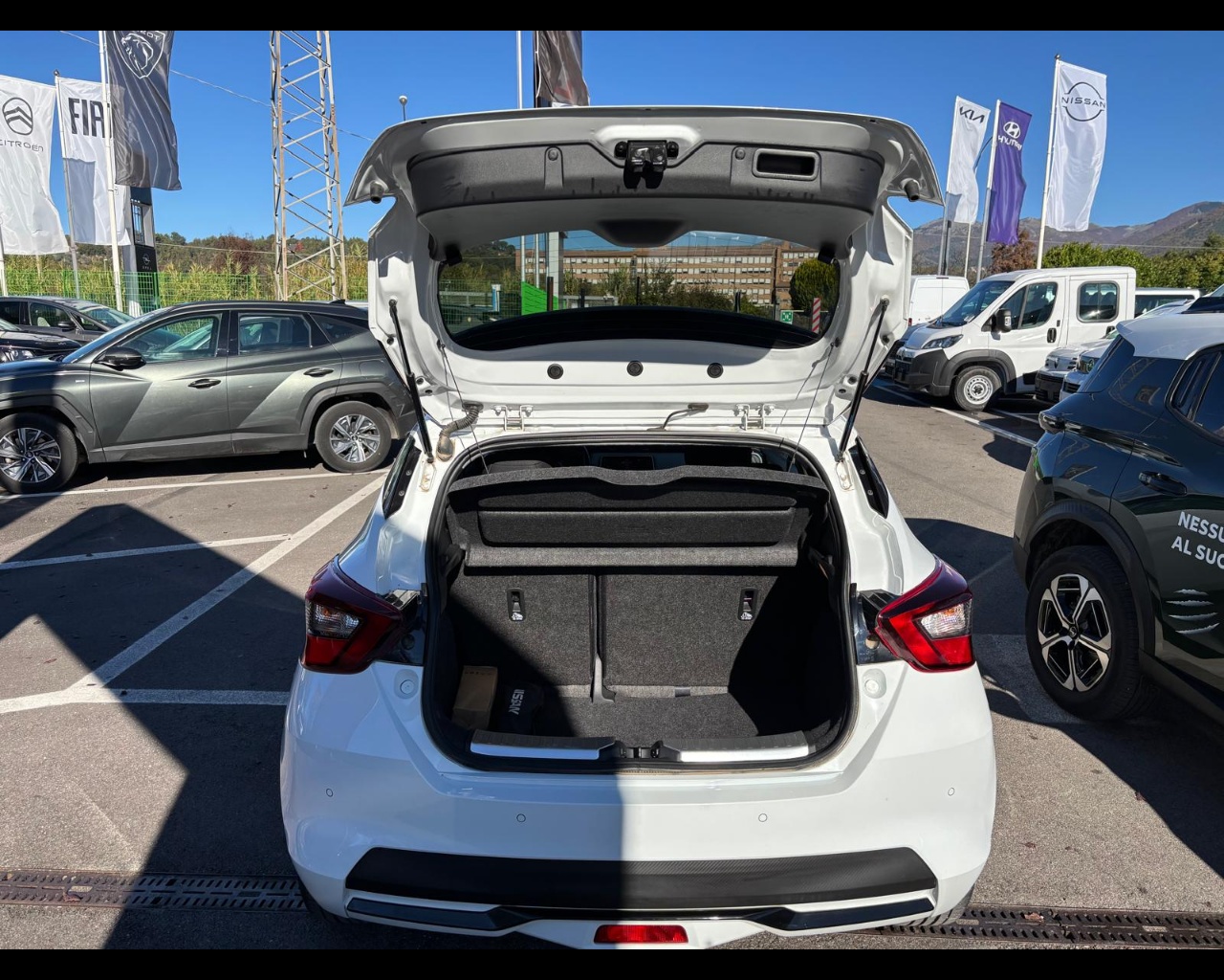 Foto NISSAN Micra 1.0 ig-t N-Design 92cv