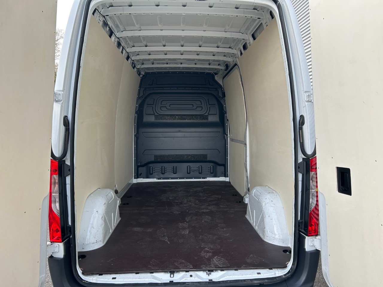 Mercedes  sprinter 311 2.1 cdi F 39/35 fwd E6 - 17