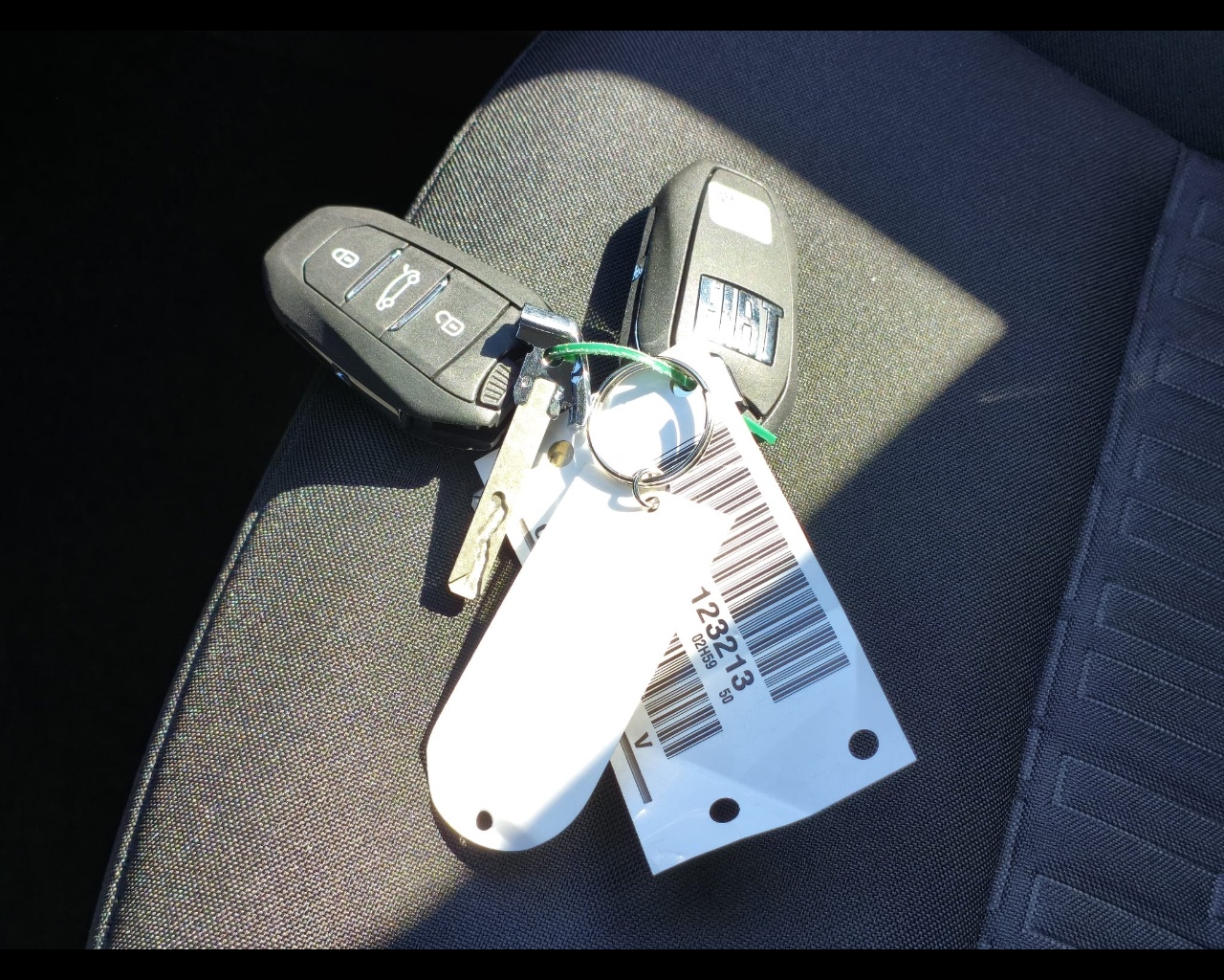 Foto FIAT 600 Hybrid 600 Serie SpecialeIcon - Configurazione Non Ordinabile