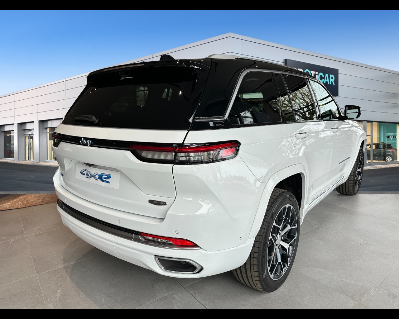 JEEP Grand Cherokee Plug-In HybridMy23 Summit Reserve 2.0 4xe Phev 380cv At8 Ibrida usato - 4