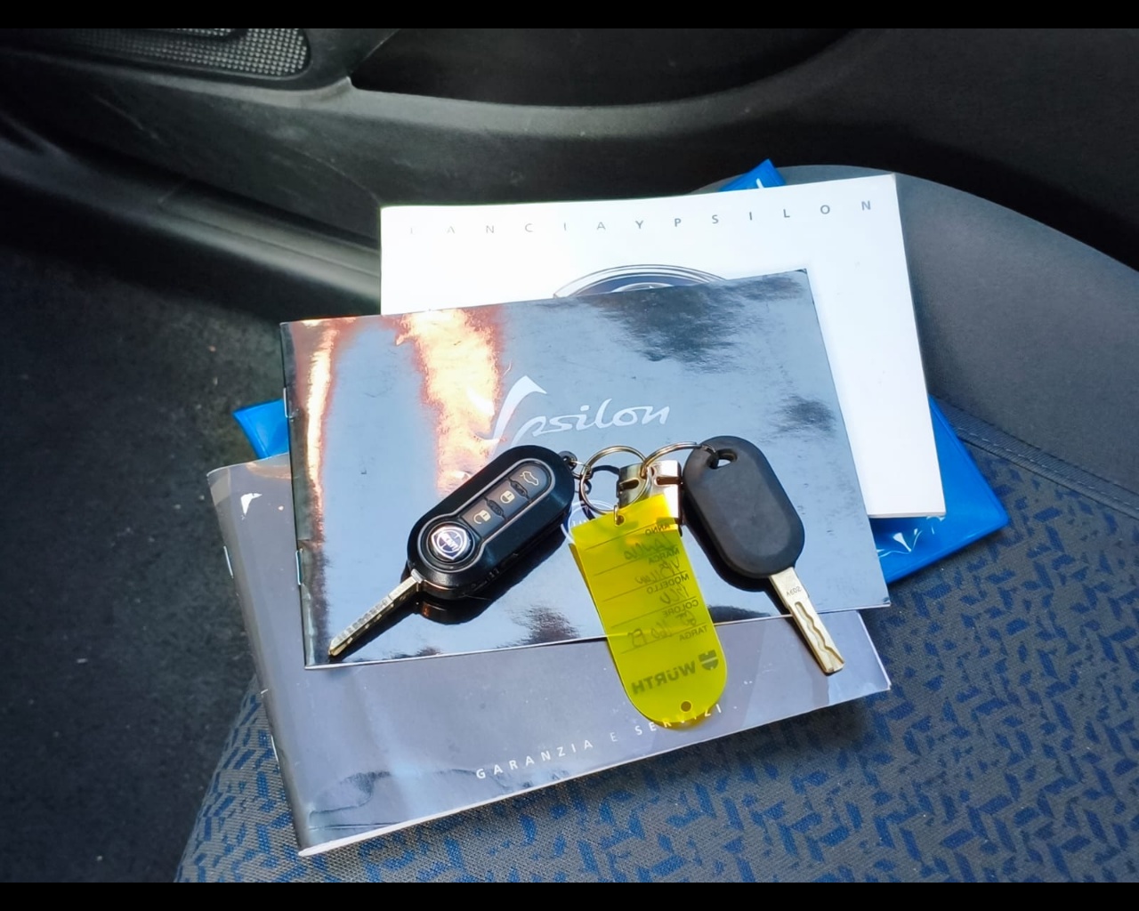 Foto LANCIA Ypsilon 1.2 Silver Gpl 69cv