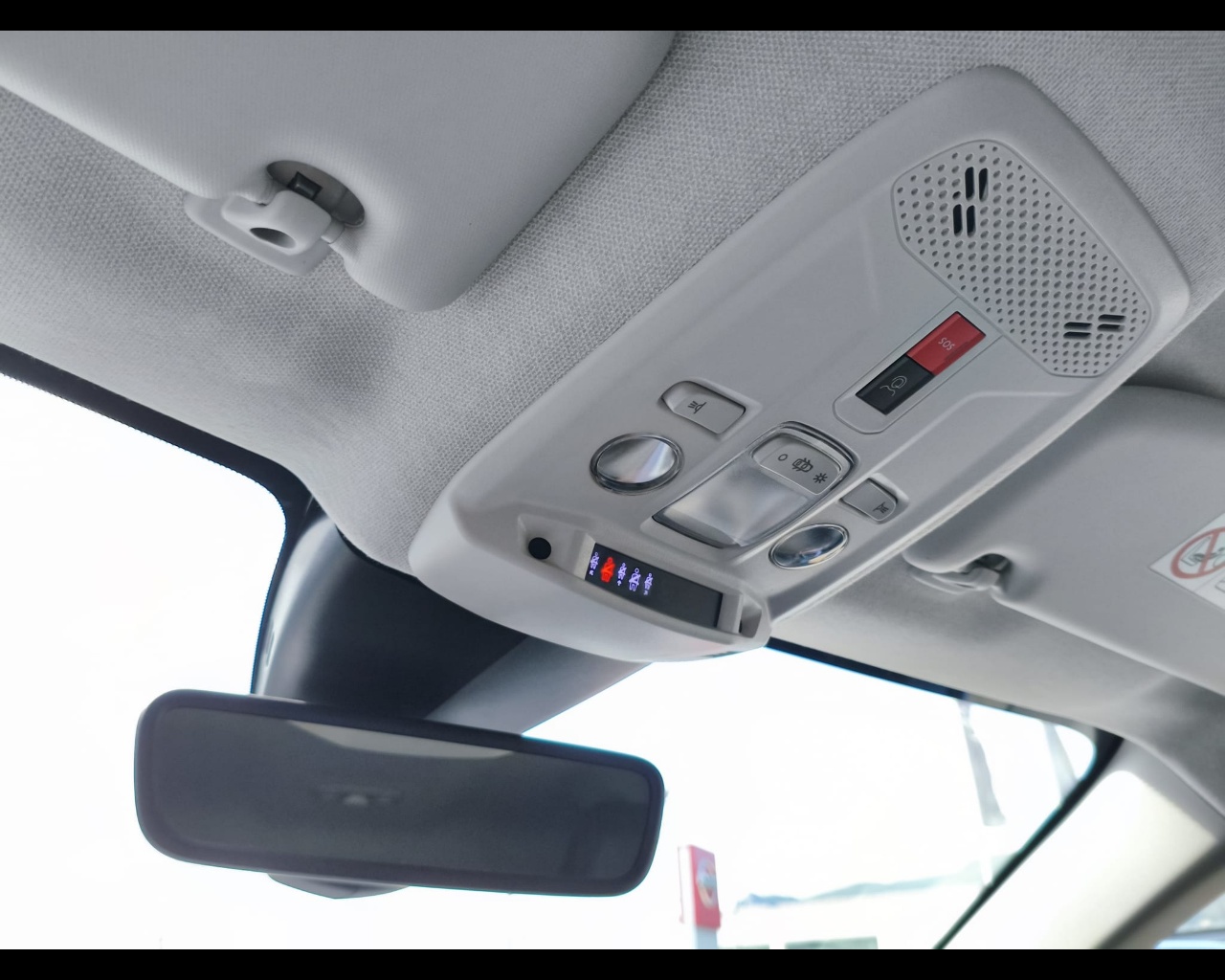 Foto CITROEN C4 1.5 bluehdi Shine s&s 130cv eat8