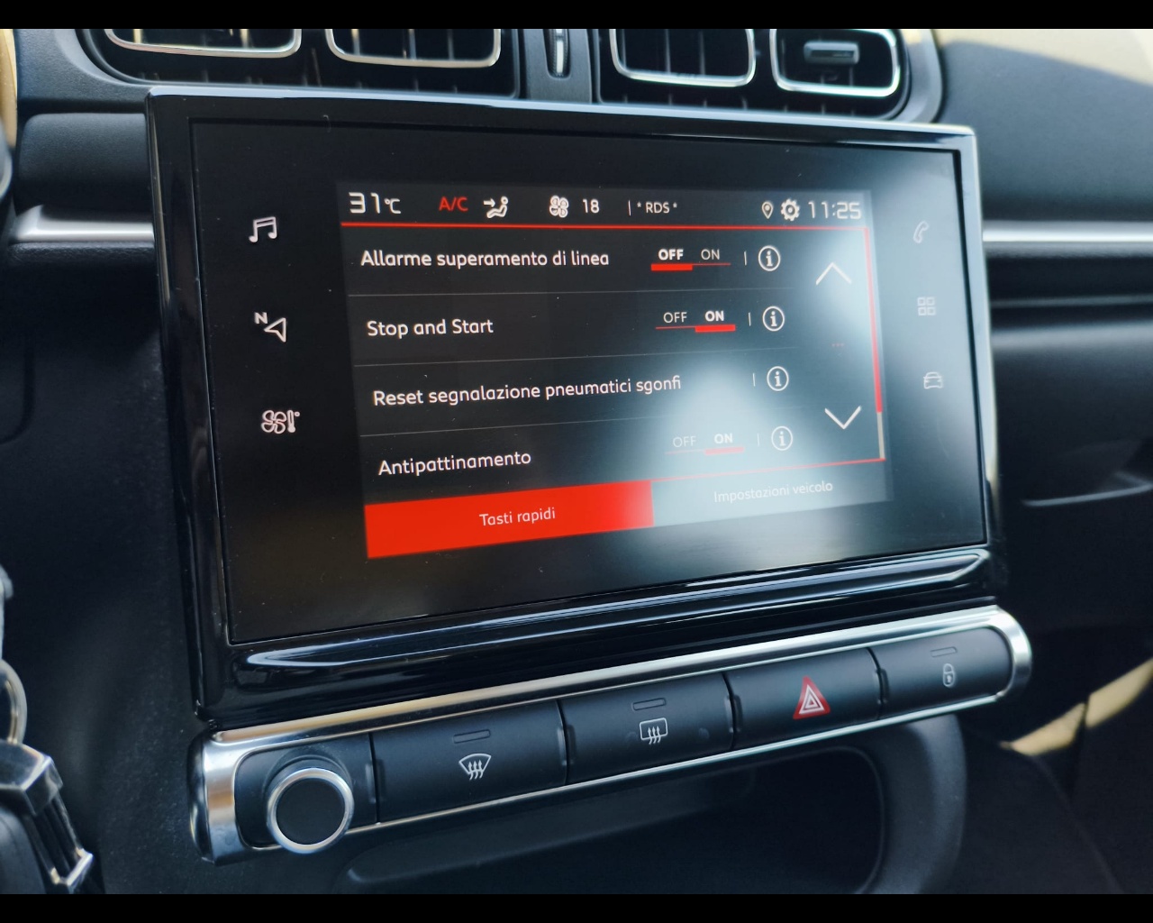Foto CITROEN C3 1.2 puretech C-Series s&s 83cv neopatentati