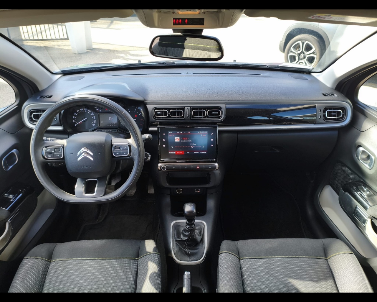 Foto CITROEN C3 1.5 bluehdi Shine s&s 100cv 6m