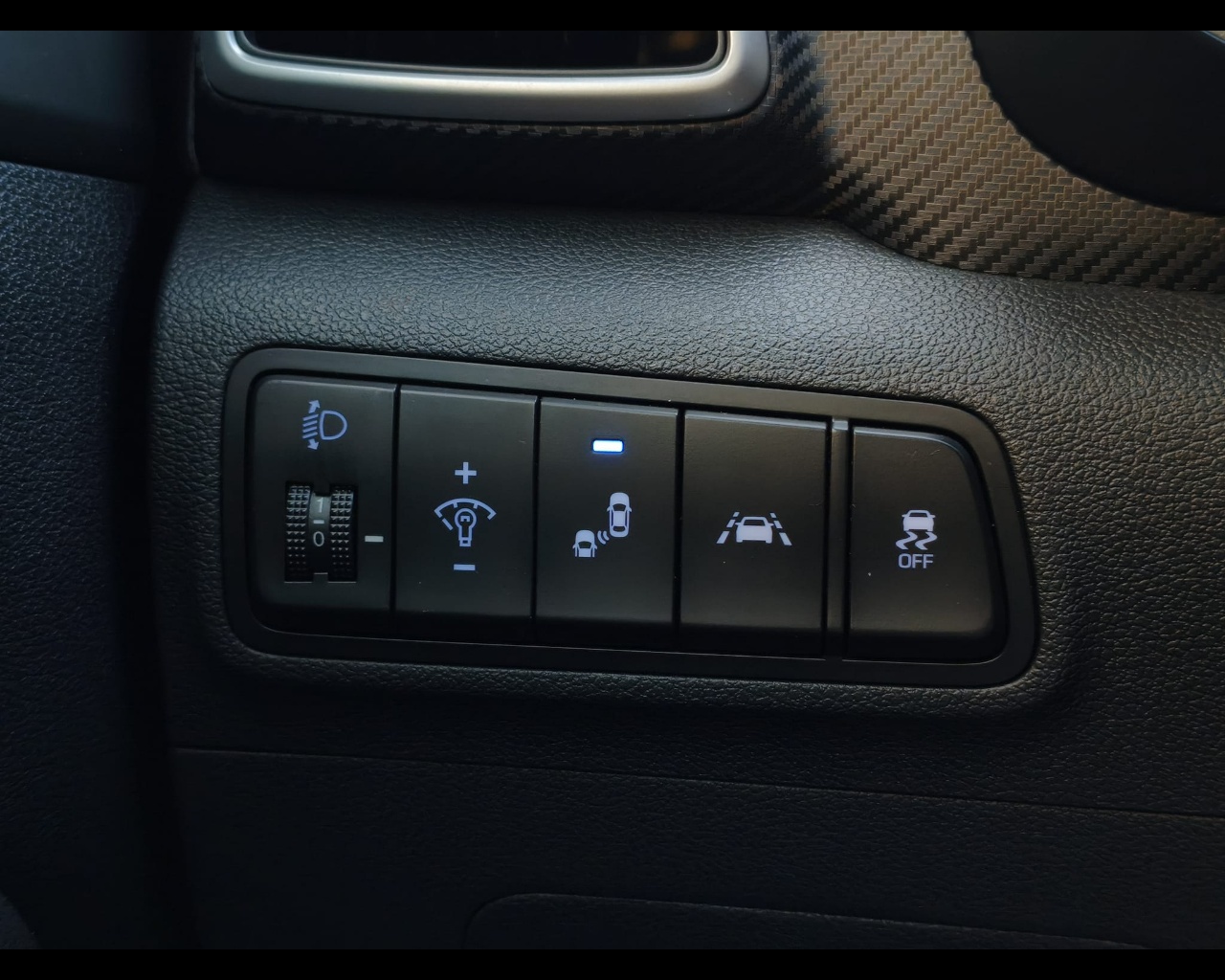 Foto HYUNDAI Tucson 1.6 crdi 48V Xprime 2wd 115cv 