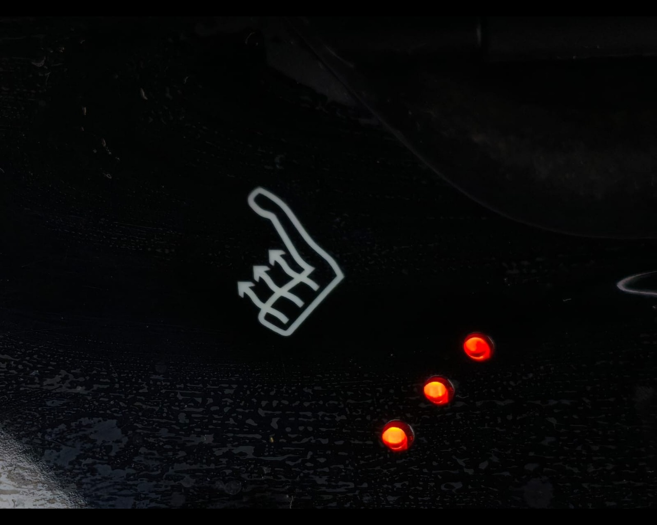 Foto PEUGEOT 208 1.5 bluehdi GT Pack s&s 100cv