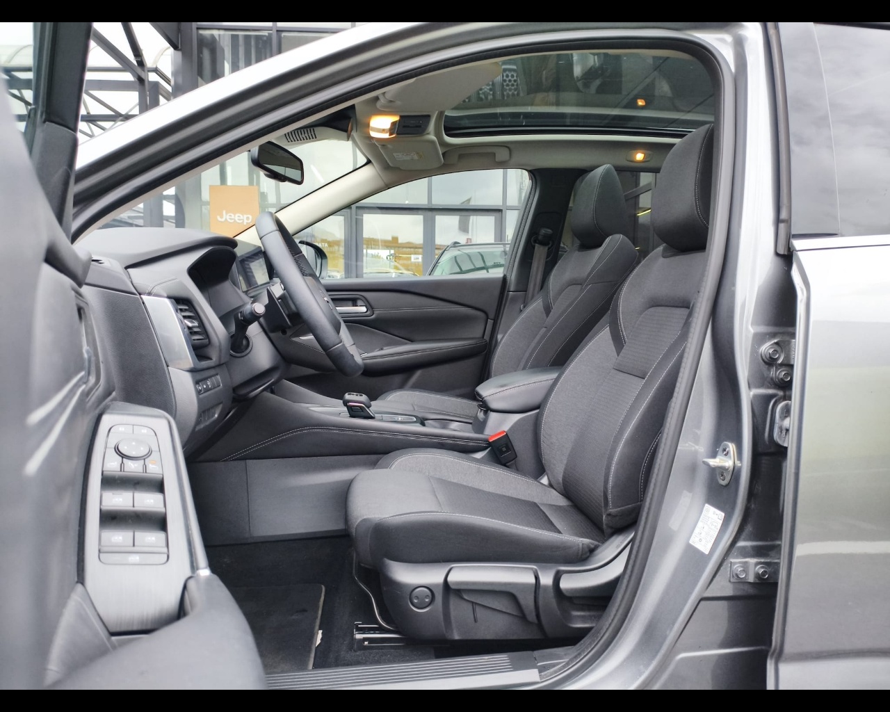 Foto NISSAN Qashqai 1.3 mhev N-Connecta 2wd 158cv xtronic