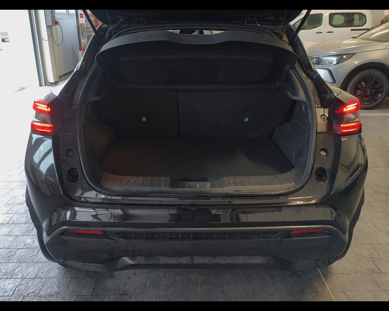 Foto NISSAN Juke 1.0 dig-t Tekna 114cv dct