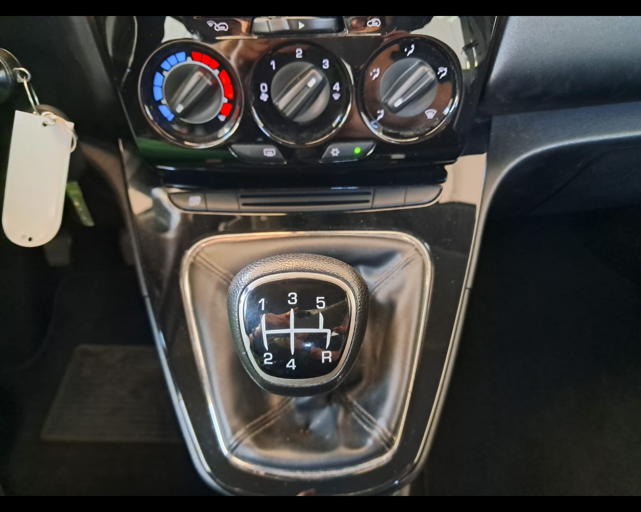 Foto LANCIA Ypsilon 1.2 Gold ecochic Gpl 69cv 