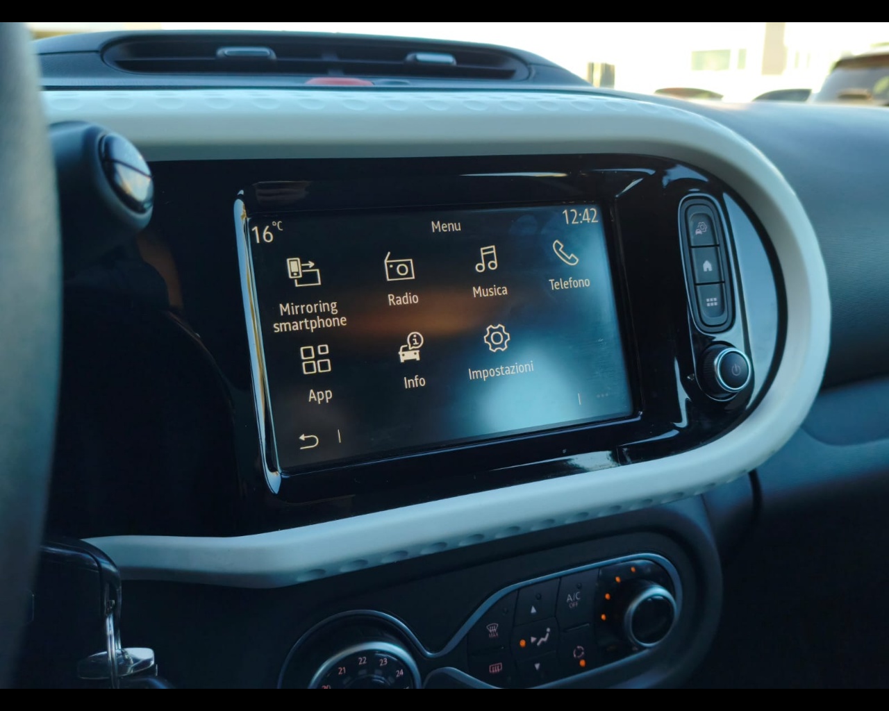 Foto RENAULT Twingo 1.0 sce Zen 65cv