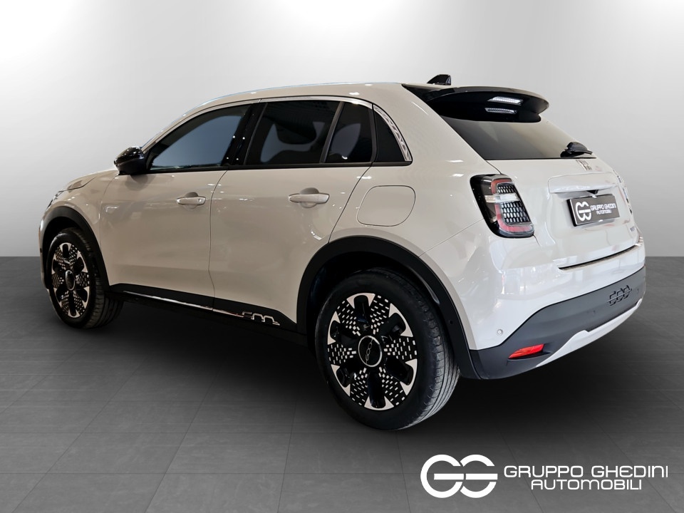 FIAT 600 1.2 hybrid La Prima 110cv auto Ibrida usato - 2