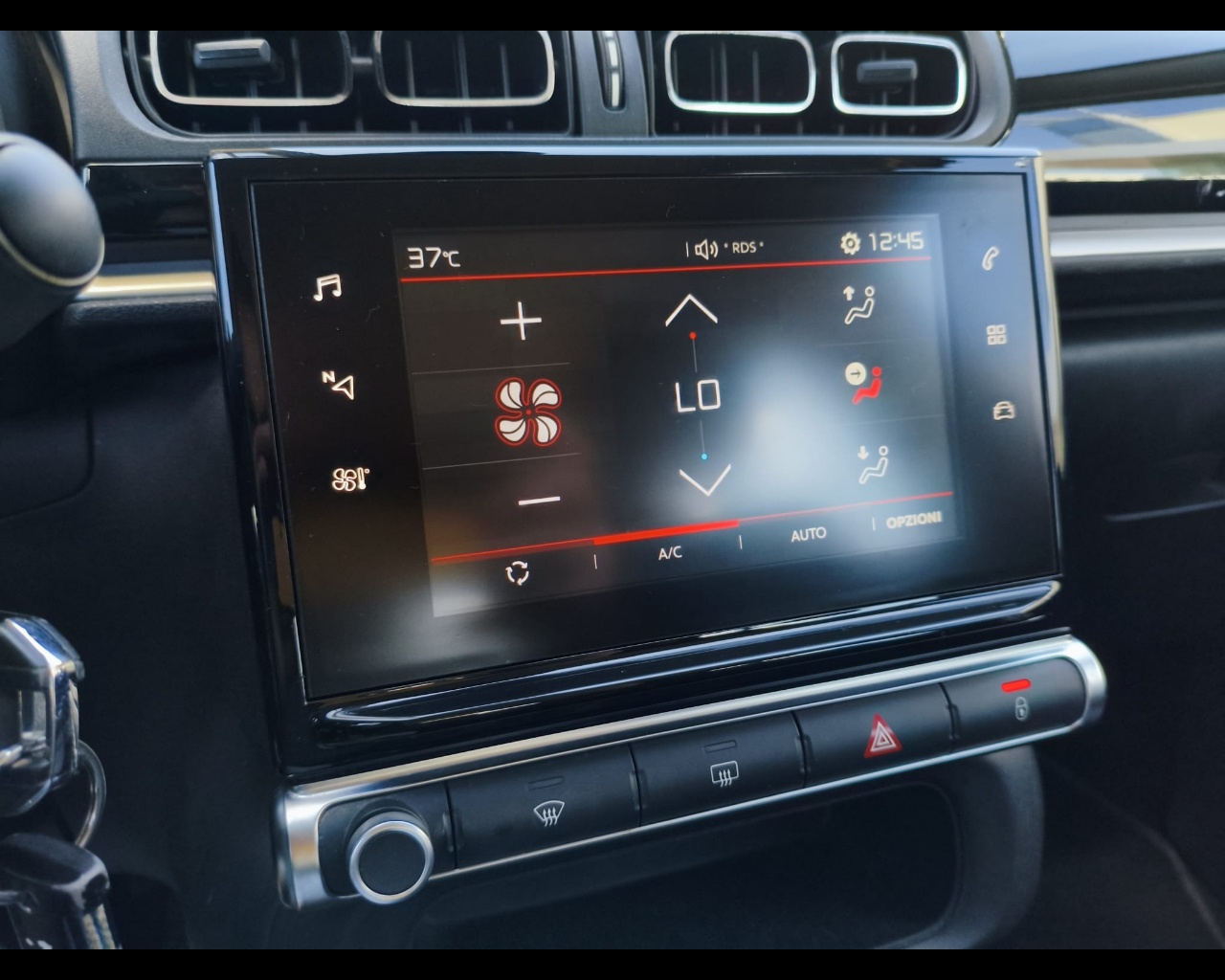 Foto CITROEN C3 1.2 puretech Shine 82cv