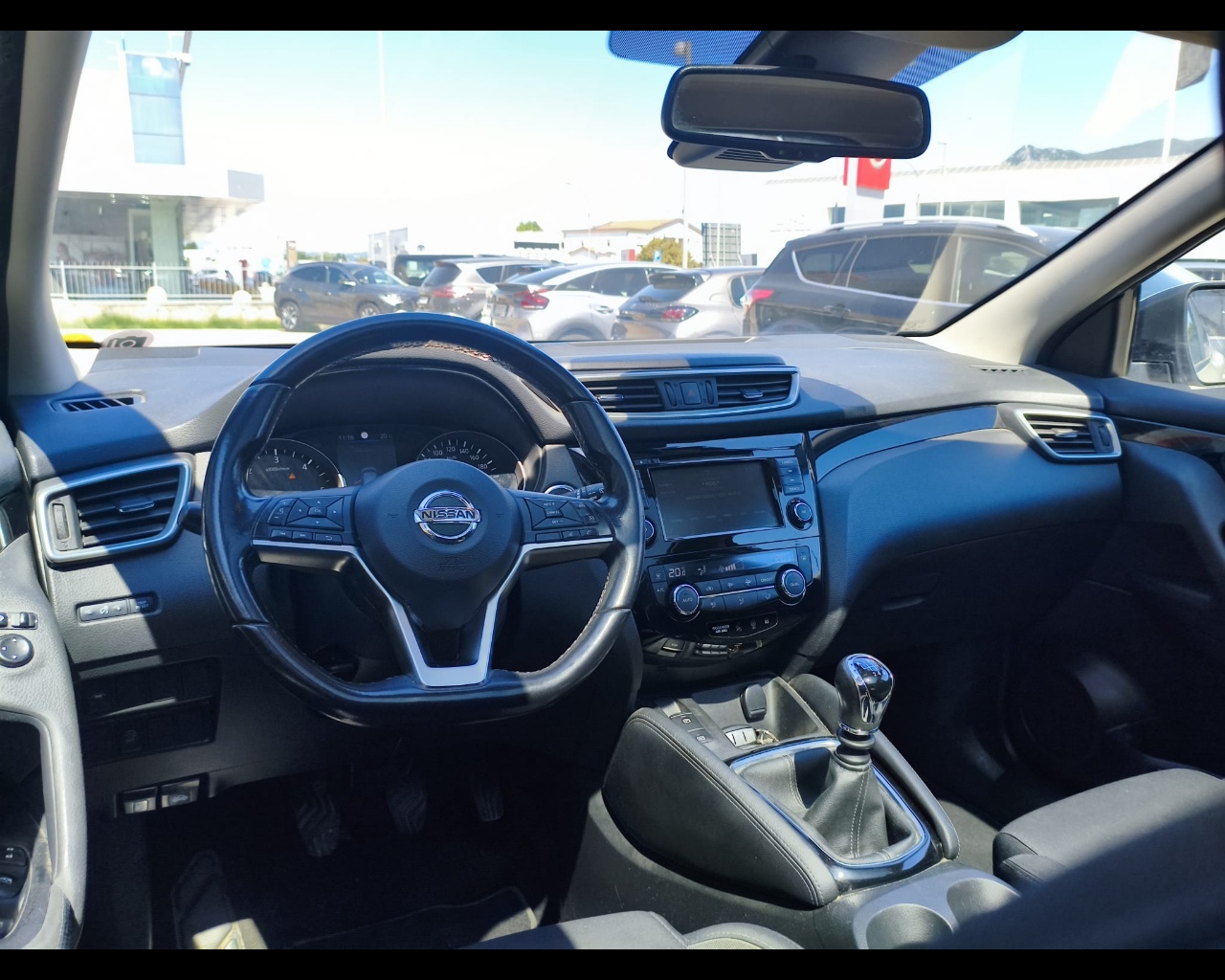 Foto NISSAN Qashqai 1.5 dci N-Connecta 115cv