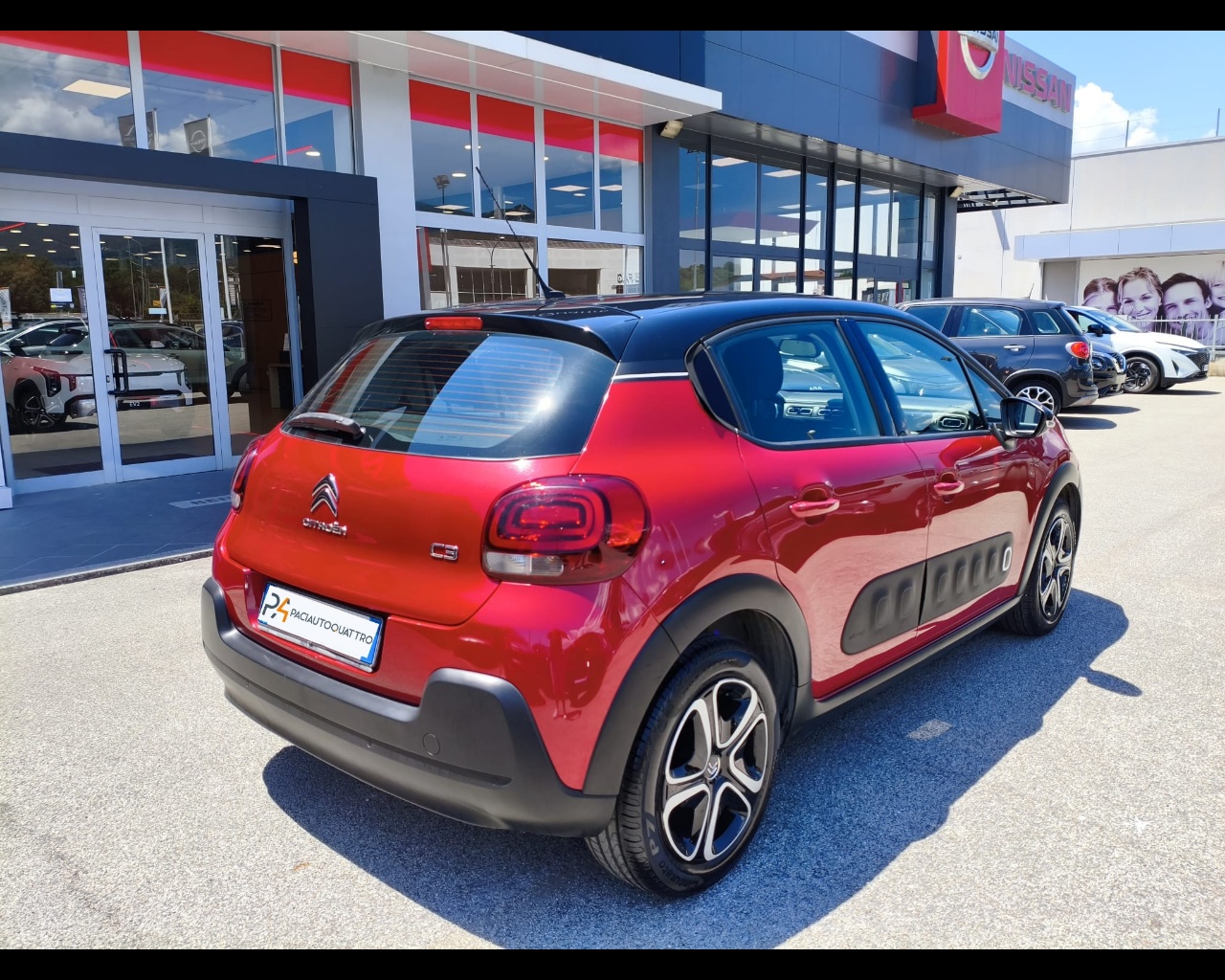 Foto CITROEN C3 1.2 puretech Shine 82cv
