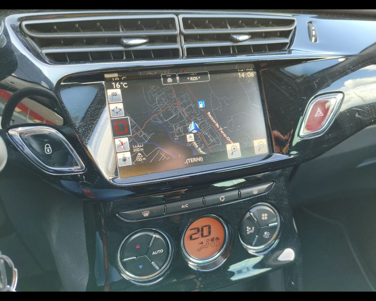 Foto CITROEN C3 1.2 puretech Exclusive 82cv E6