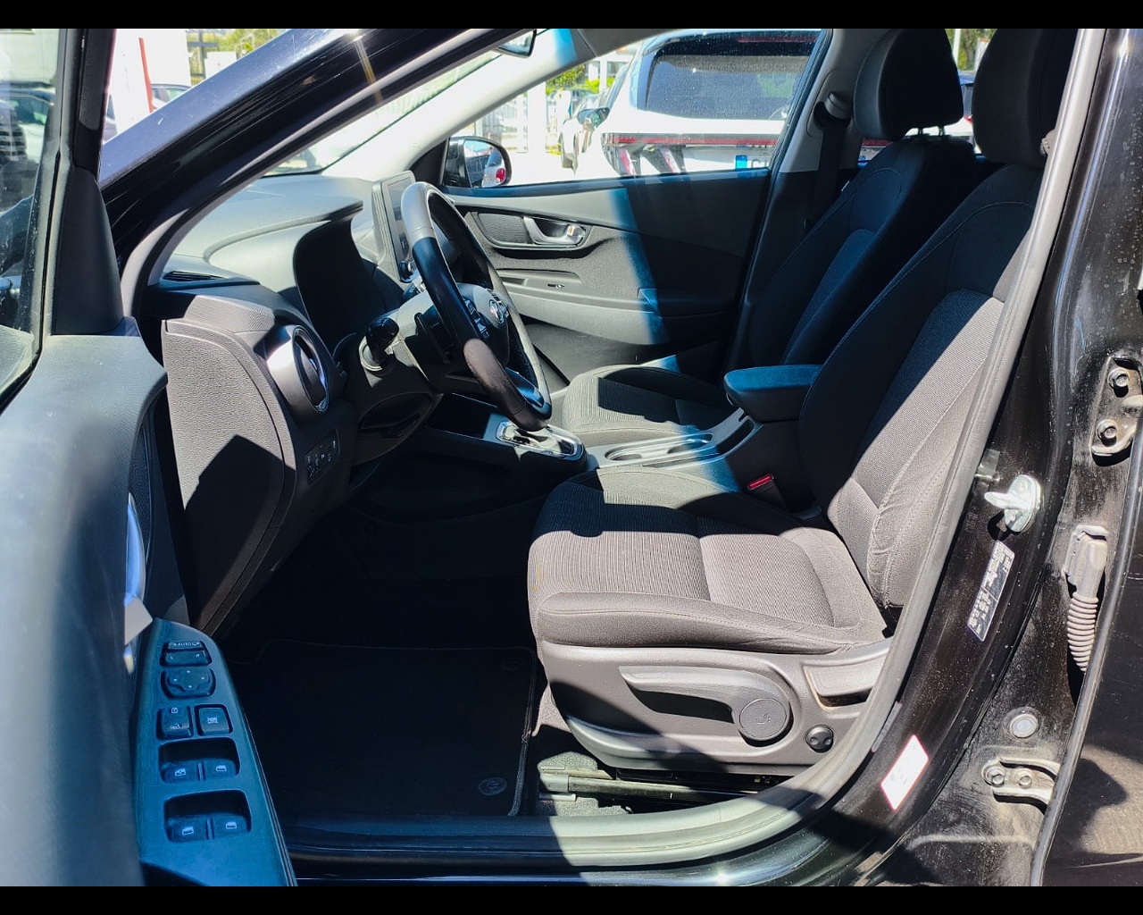 Foto HYUNDAI Kona 1.6 hev Exellence 2wd dct