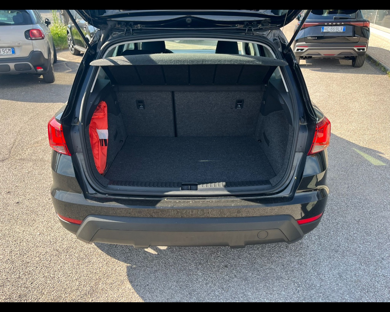 Foto SEAT Arona 1.0 tgi Black Edition 90cv