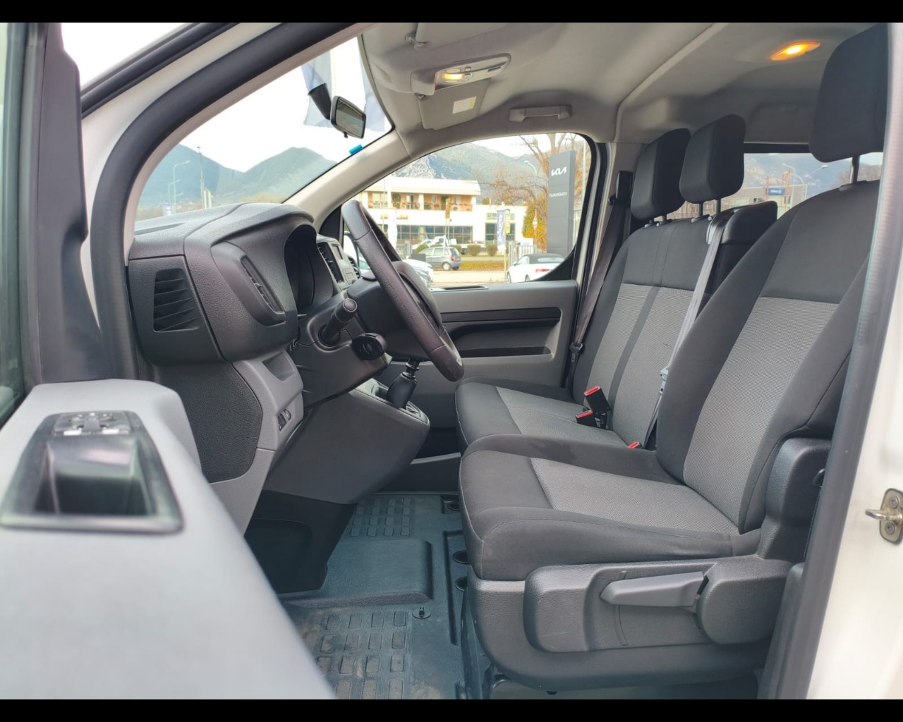 Foto CITROEN Jumpy Atlante XL 2.0 Bluehdi 140cv S&S 