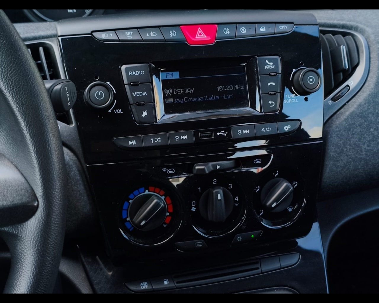 Foto LANCIA Ypsilon 1.2 Silver Gpl 69cv