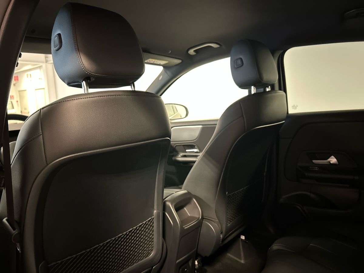 Mercedes GLA GLA 180 D Sport 8G-DCT - 18