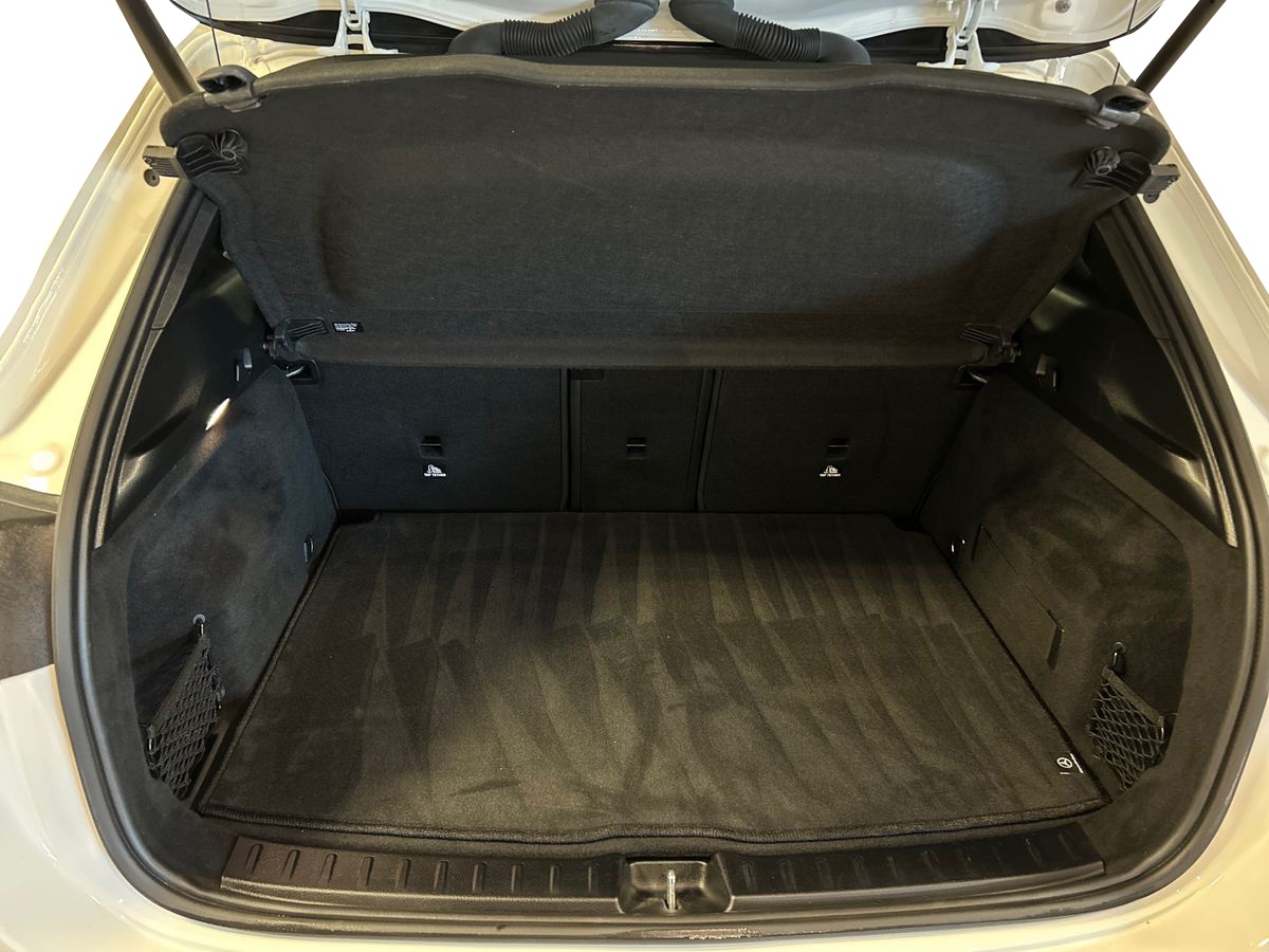 Mercedes GLA GLA 180 D Premium 8G-DCT - 8