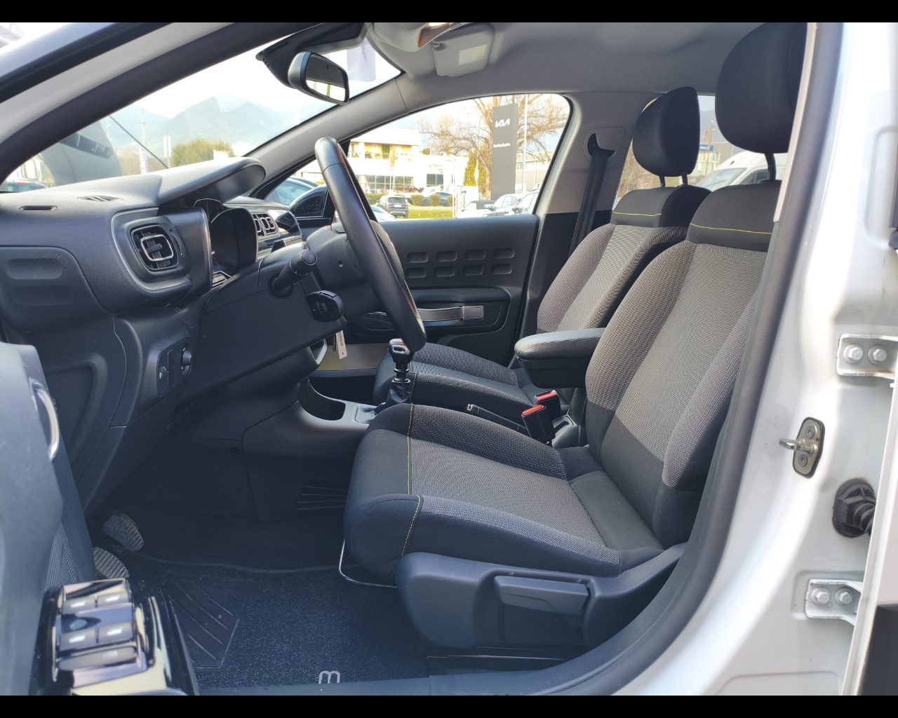 Foto CITROEN C3 1.5 bluehdi Shine Pack s&s 100cv 6m