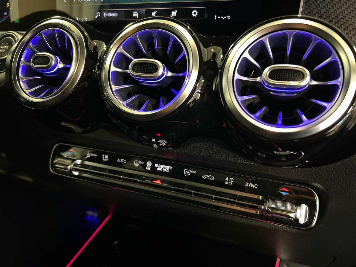 Mercedes GLB GLB 200 D Premium 8G-DCT - 14