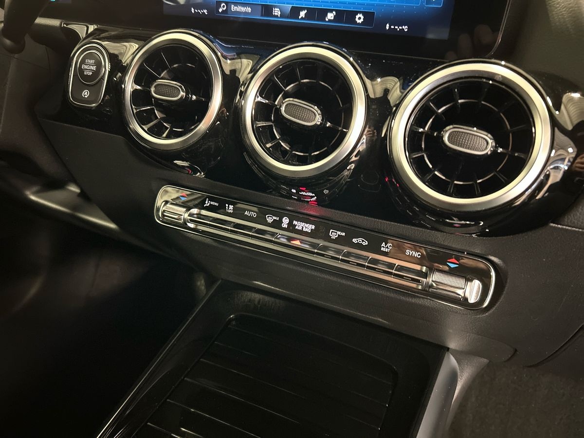 Mercedes GLA GLA 180 D Sport Plus 8G-DCT - 14