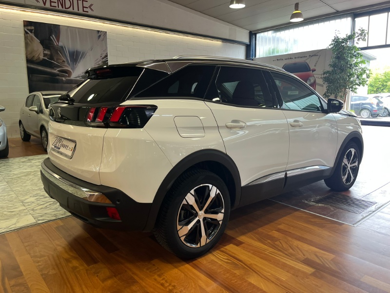 PEUGEOT – 3008 PureTech Turbo 130 S&S EAT8 Allure