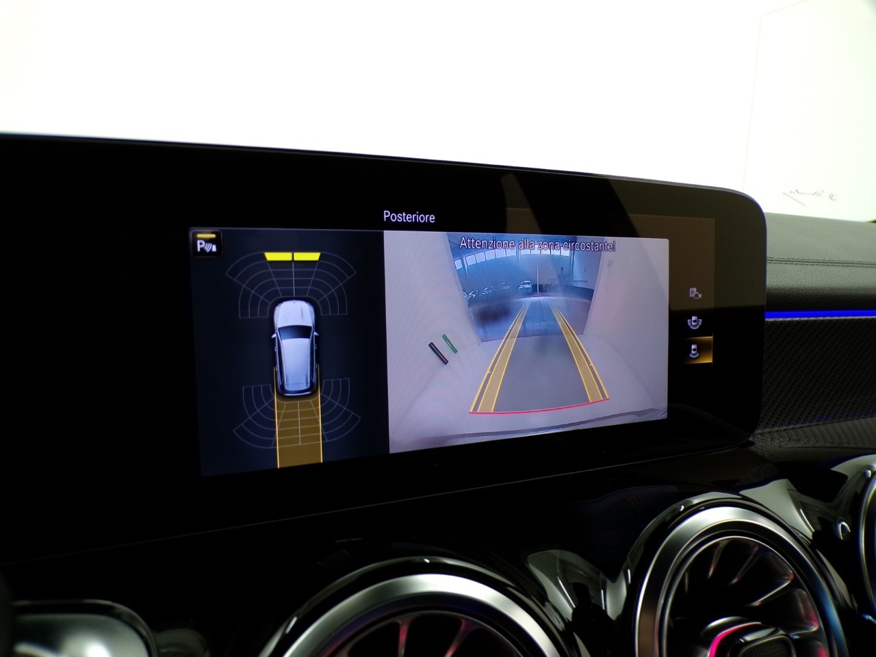 Mercedes  GLB 200 D AMG Line Premium 8G-DCT - 20