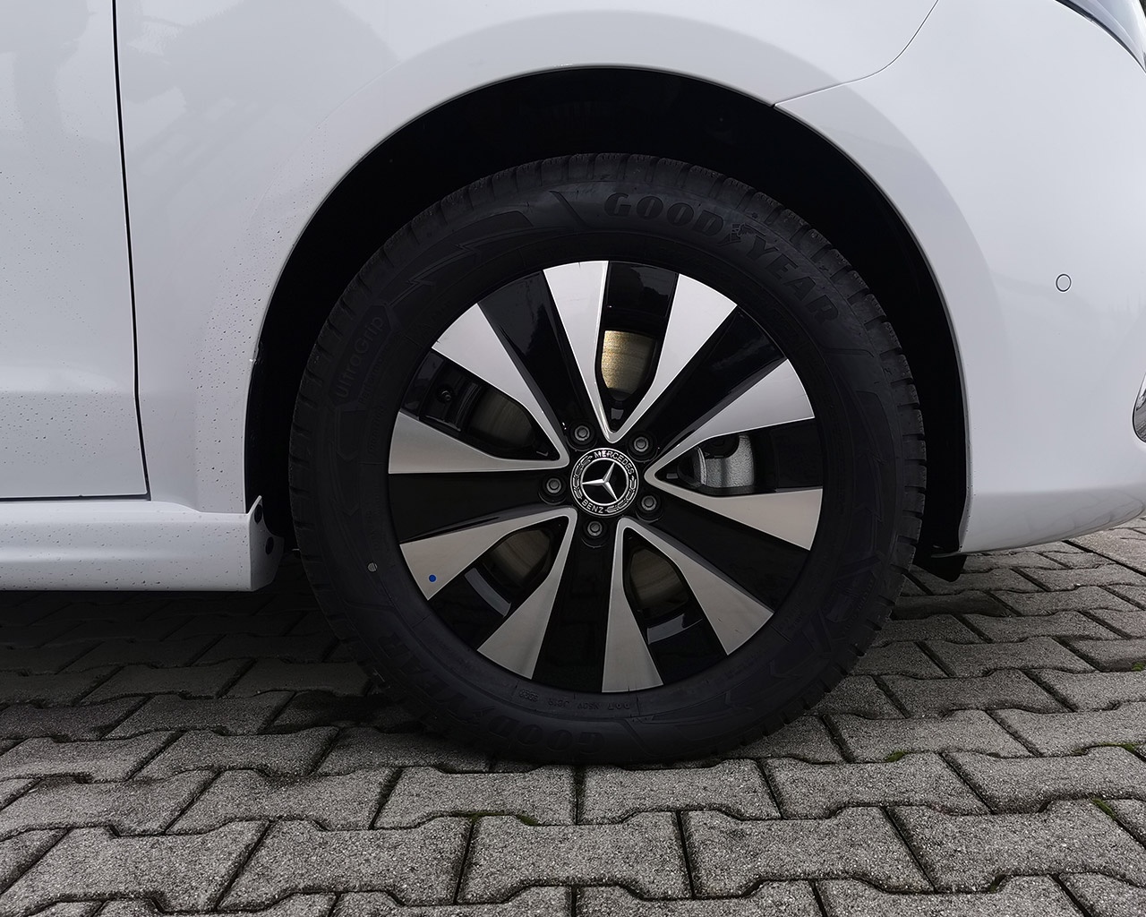 Mercedes Classe V EQV 300 Long - 4