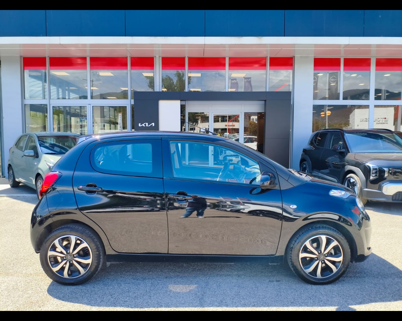 Foto CITROEN C1 5p 1.0 vti Shine s&s 72cv