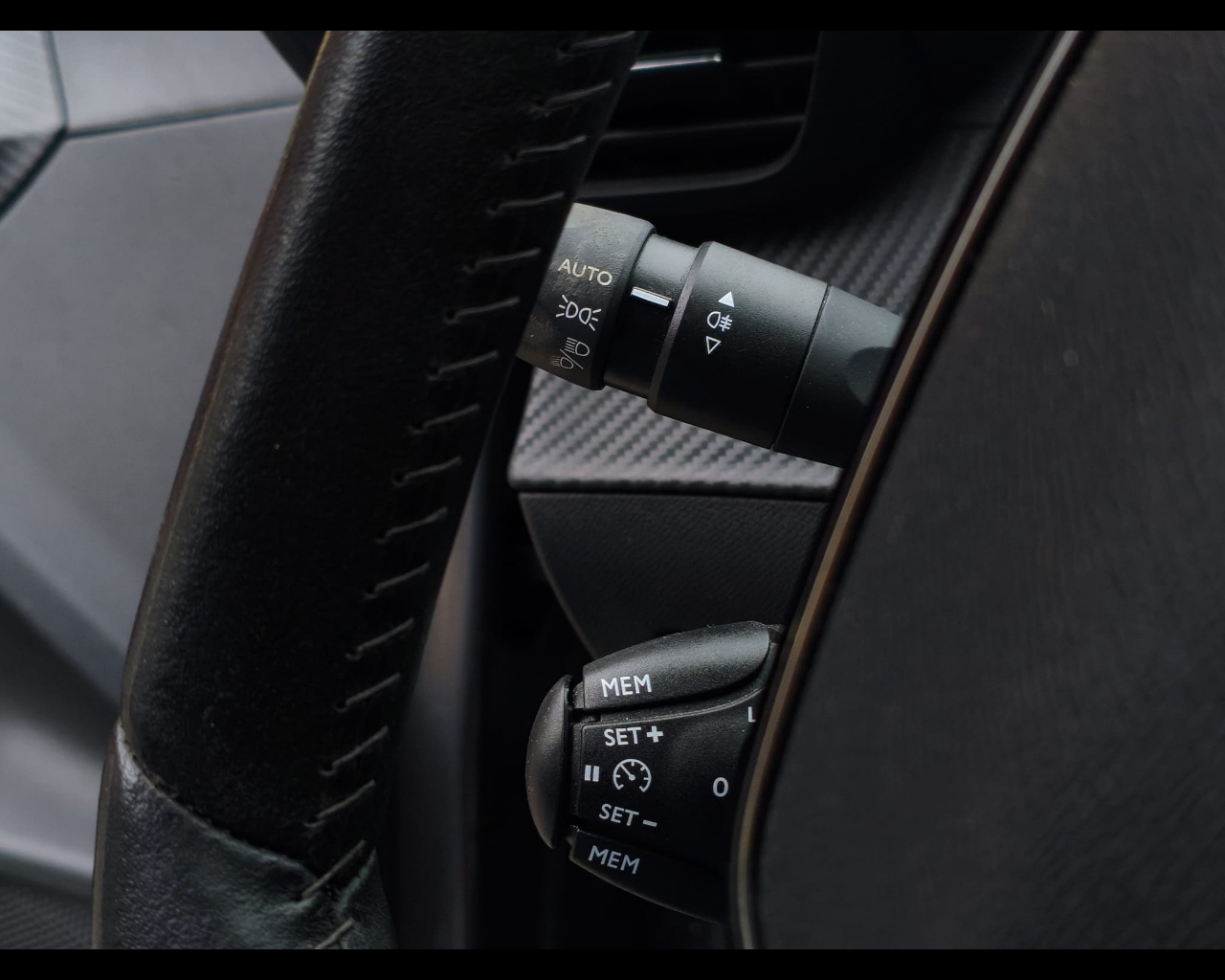 Foto PEUGEOT 208 1.2 puretech Active Pack s&s 75cv