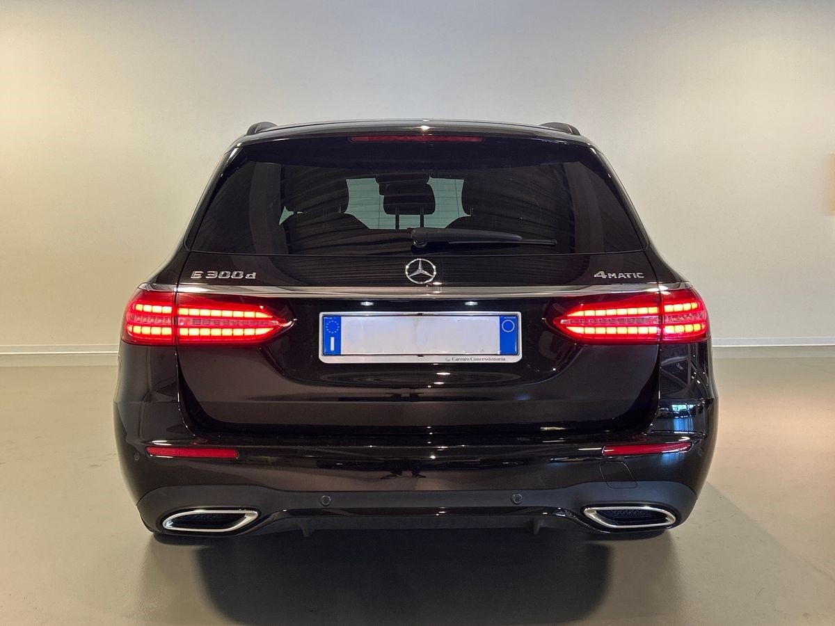 Mercedes Classe E Station Wagon Classe E Station Wagon 300 d Mild hybrid (d EQ-BOOST) Premium Plus 4Matic 9G-Tronic Plus - 4