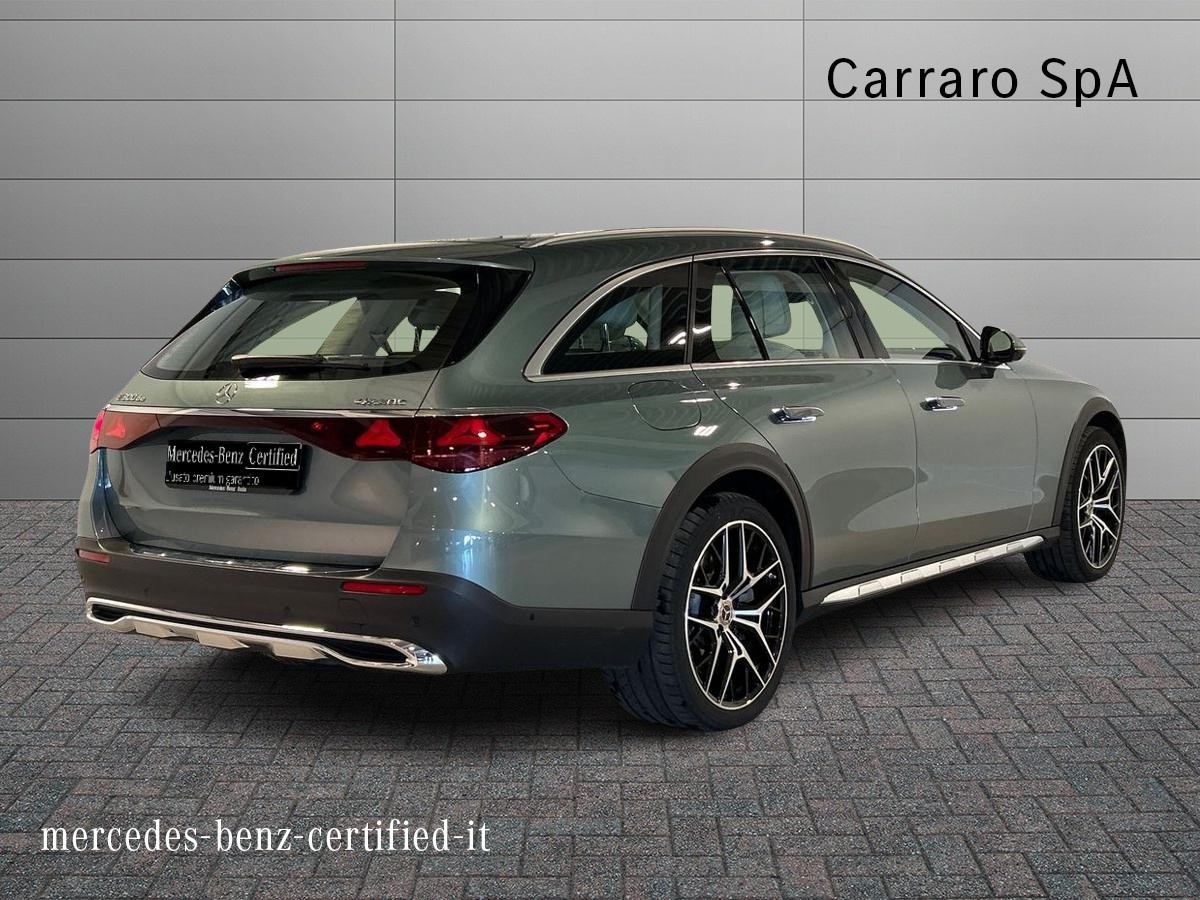 Mercedes Classe E Station Wagon Classe E Station Wagon All-Terrain 300 de Plug in hybrid Premium Plus 4Matic 9G-Tronic - 2