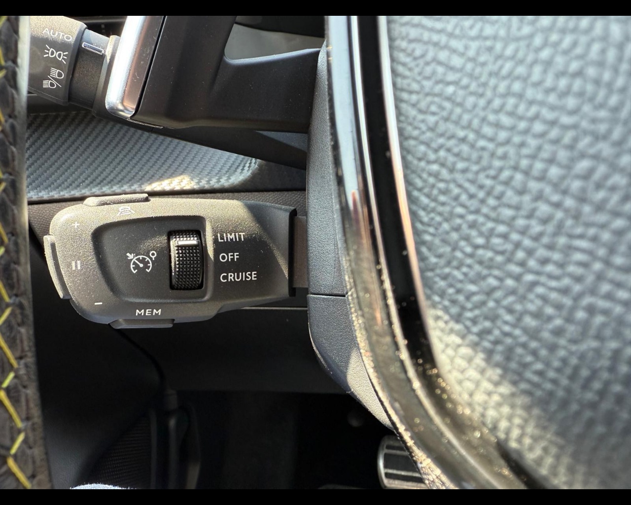 Foto PEUGEOT 208 1.2 puretech GT Pack s&s 130cv eat8