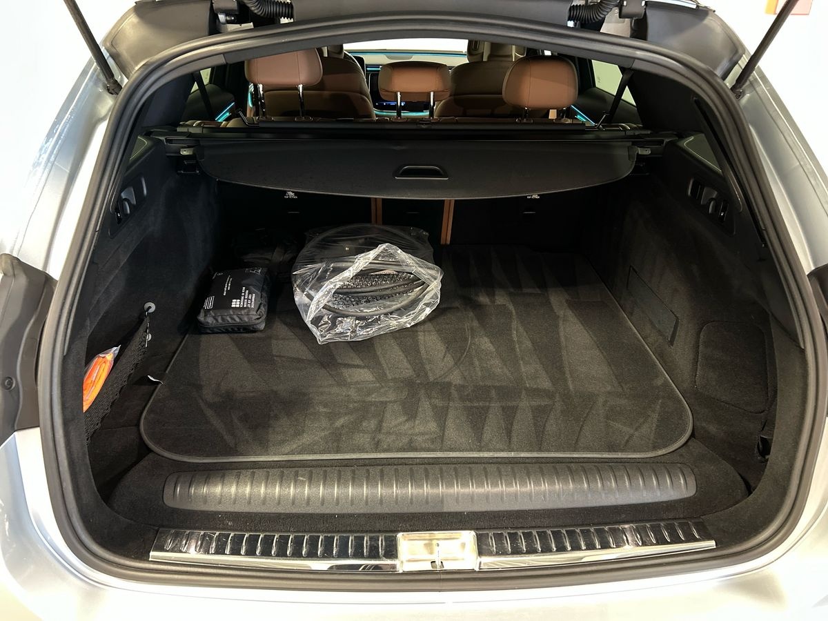 Mercedes  Classe E Station Wagon 300 de Plug in hybrid AMG Line Advanced 4Matic 9G-Tronic - 8
