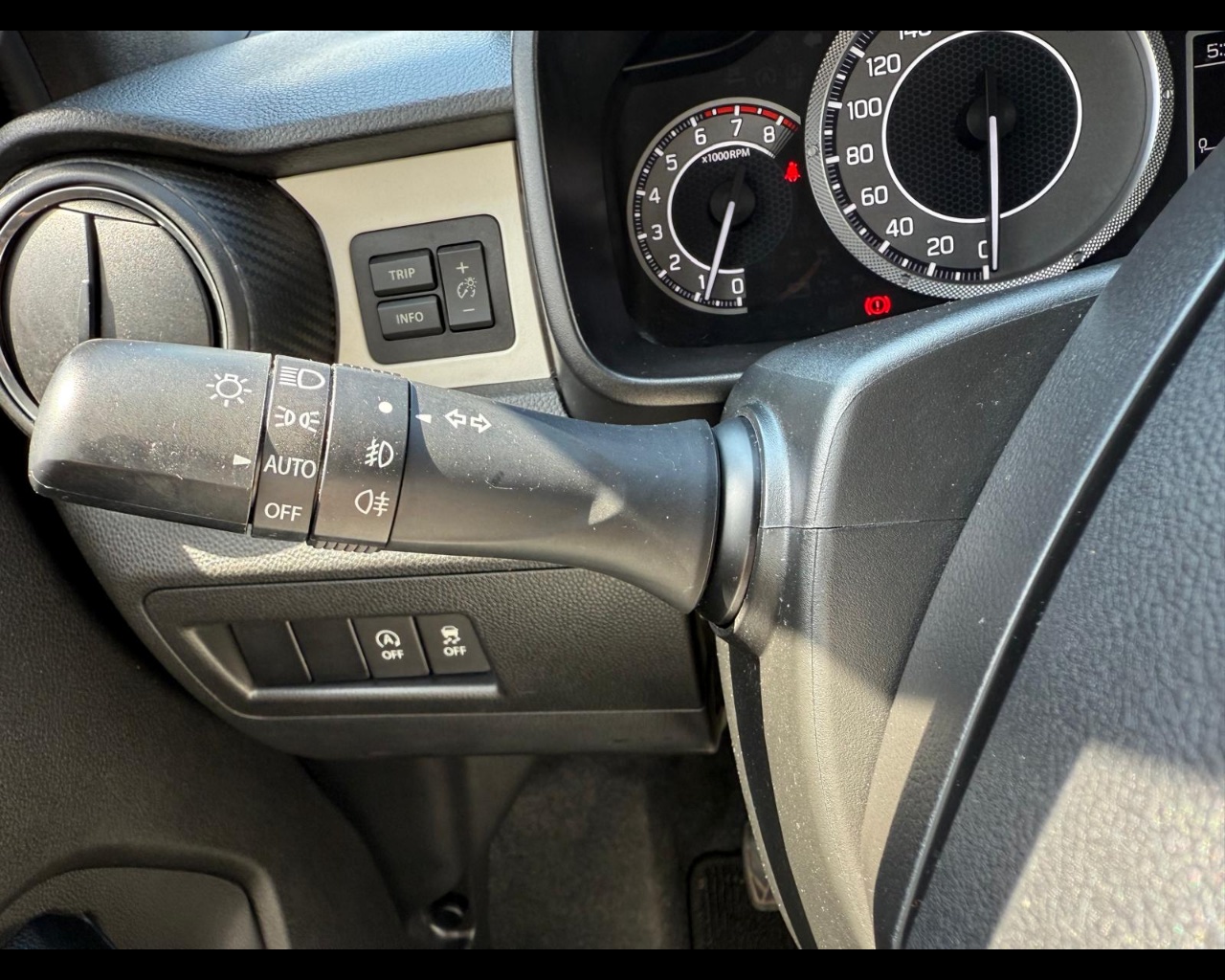 Foto SUZUKI Ignis 1.2h Easy Top 4wd allgrip
