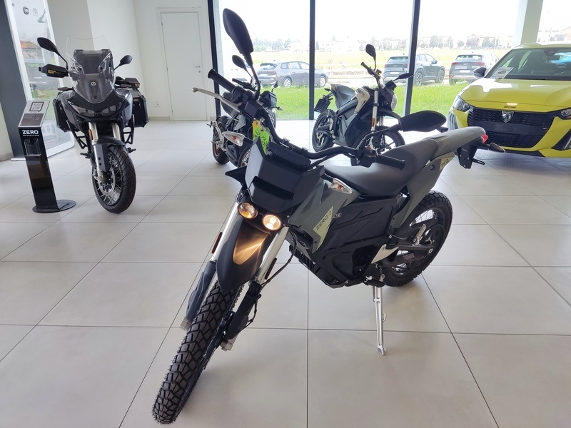 Foto veicolo ZERO MOTORCYCLES FX MY25 FX MY25 7.2 Elettrica