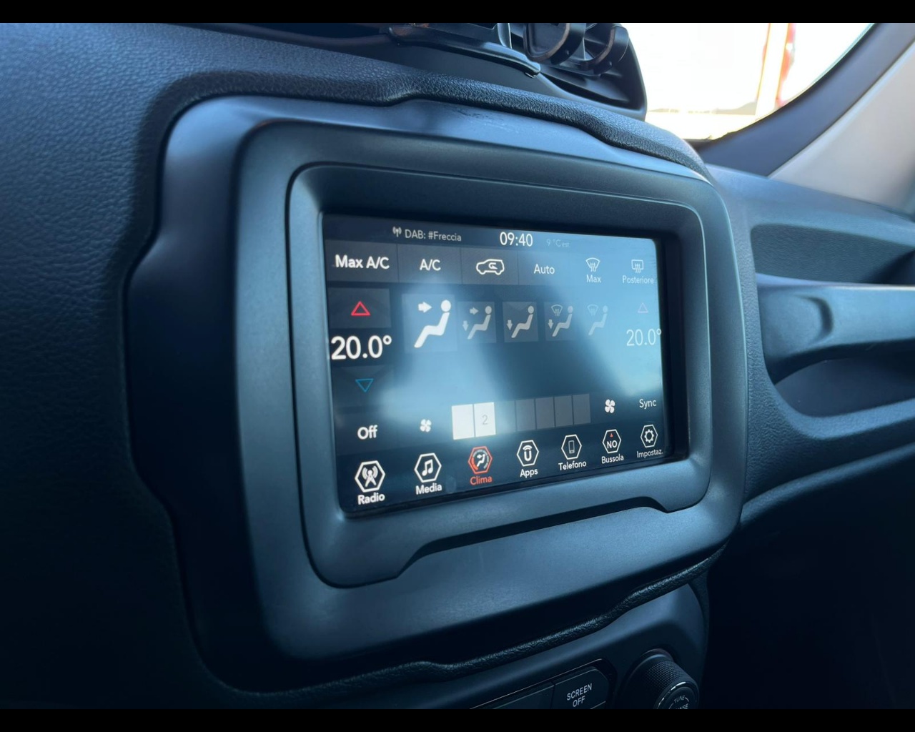 Foto JEEP Renegade 2.0 mjt Limited 4wd 140cv auto 9m