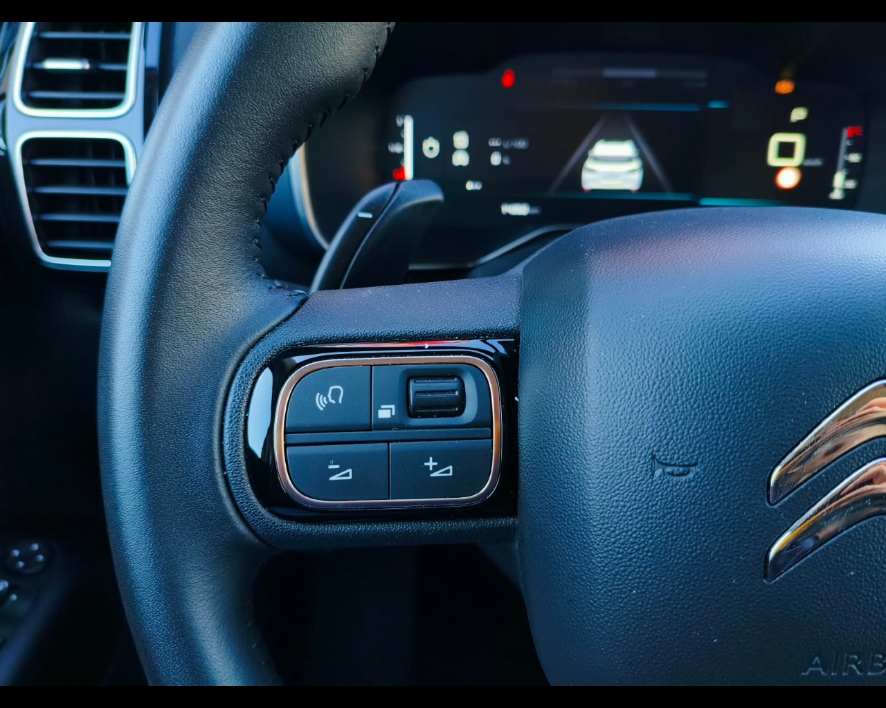 Foto CITROEN C5 Aircross 1.2 hybrid Max 145cv e-dcs6