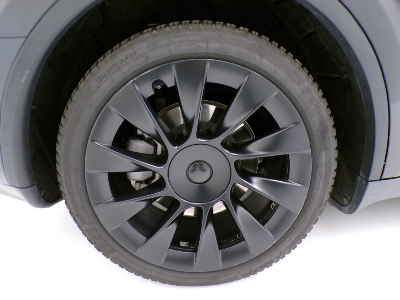 Tesla Model Y Model Y Dual Motor Long Range AWD - 4