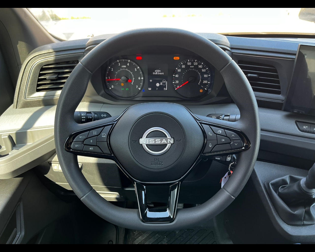 Foto NISSAN INTERSTAR CC H1L3P3 35Q 150CV EVIE MITTAS CABINA SINGOLA