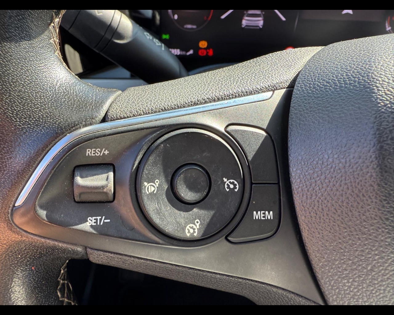 Foto OPEL Mokka 1.5 Elegance s&s 110cv