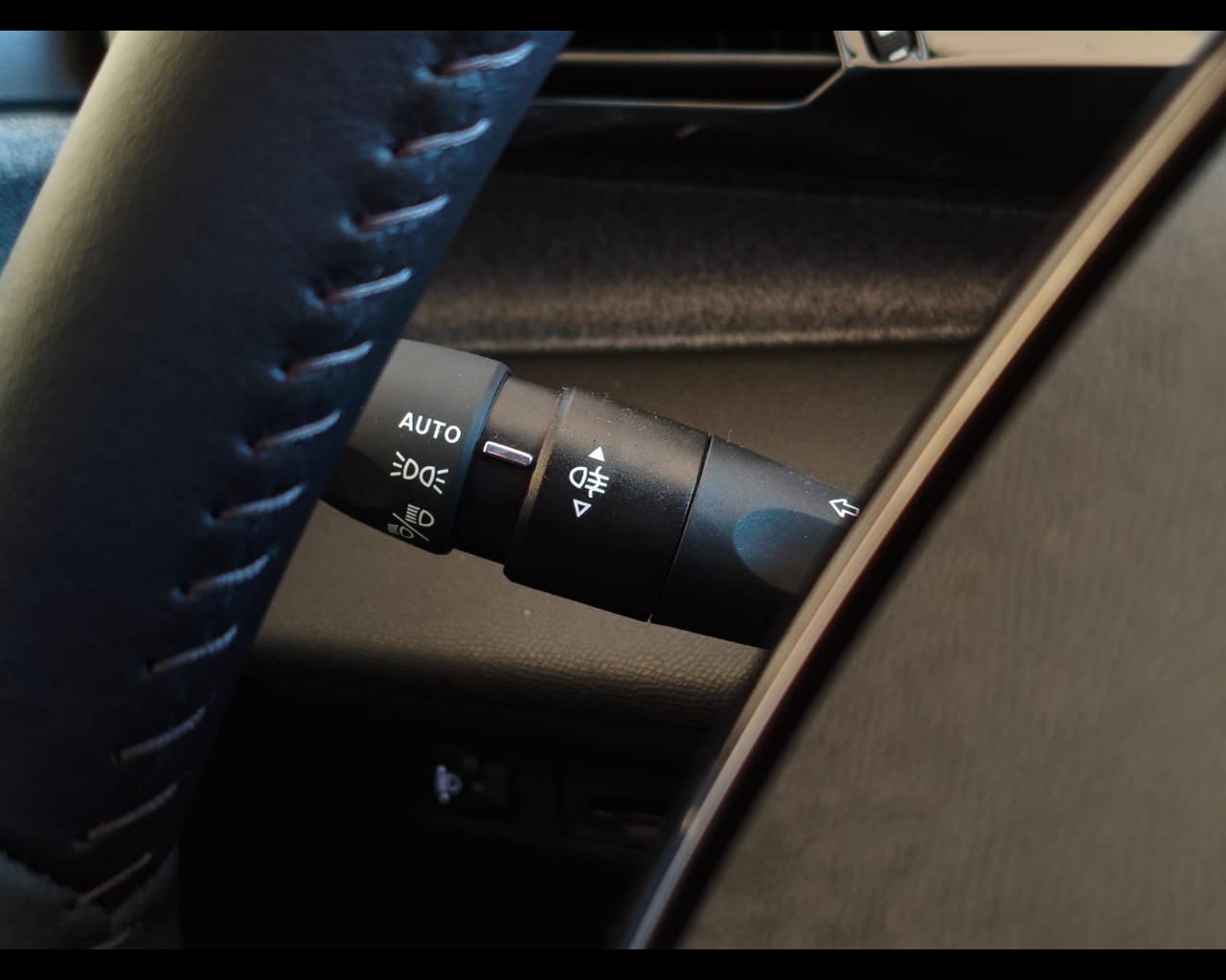 Foto PEUGEOT 308 SW 1.5 bluehdi Allure s&s 130cv eat8