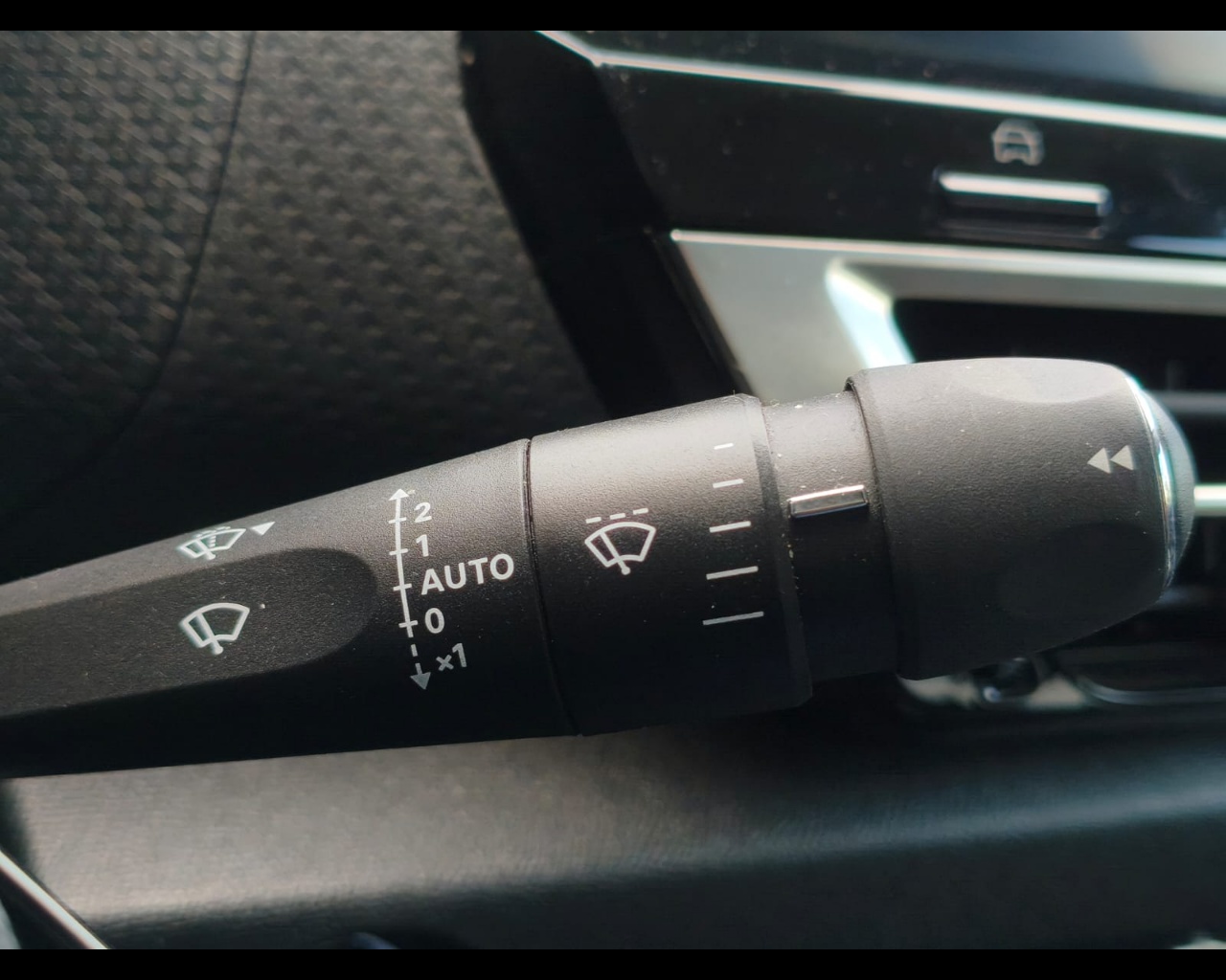 Foto CITROEN C4 1.2 puretech Shine s&s 130cv
