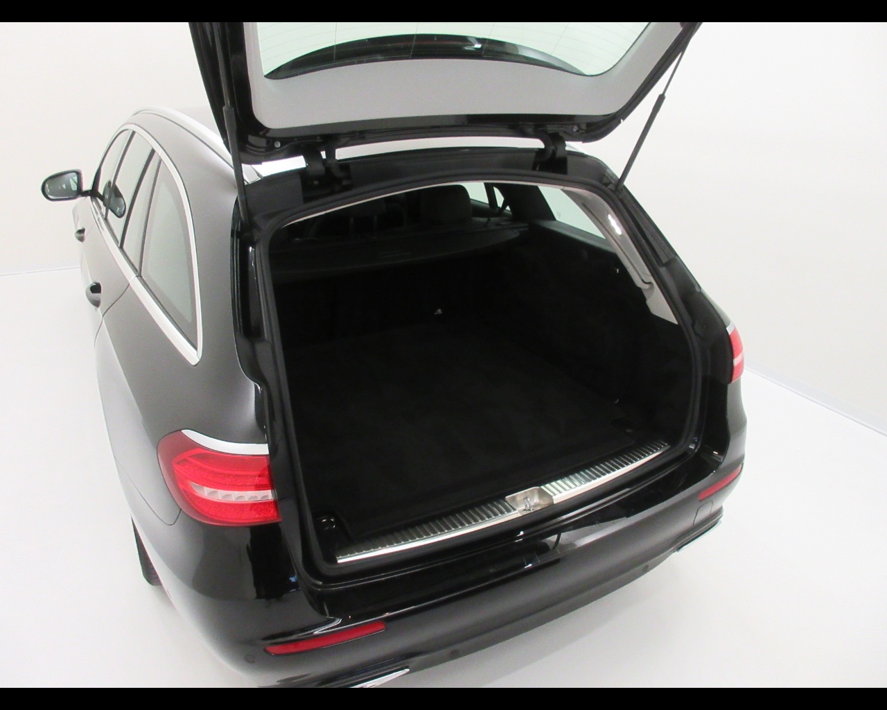 Mercedes Classe E Station Wagon Classe E Station Wagon 200 D Business Sport 9G-Tronic Plus - 9